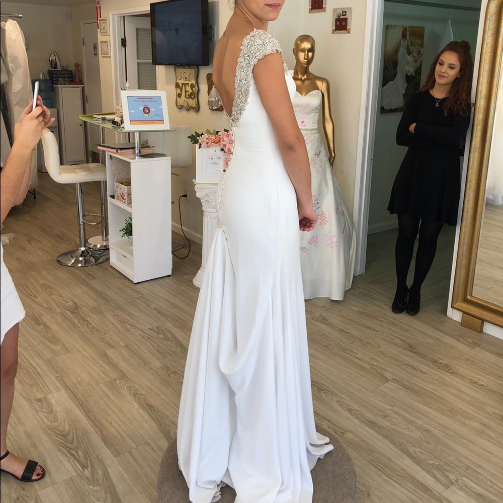 Wedding dress / bride dress - Picture 3 of 4